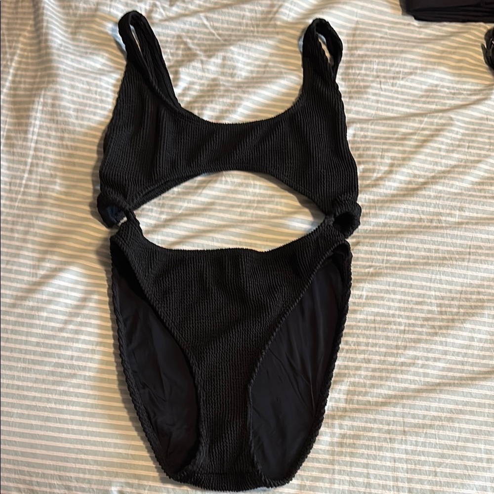 Good American Black Cut-Out One Piece Swimsuit